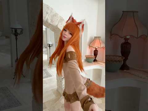This tail is actually huge! #cosplay #anime #holo