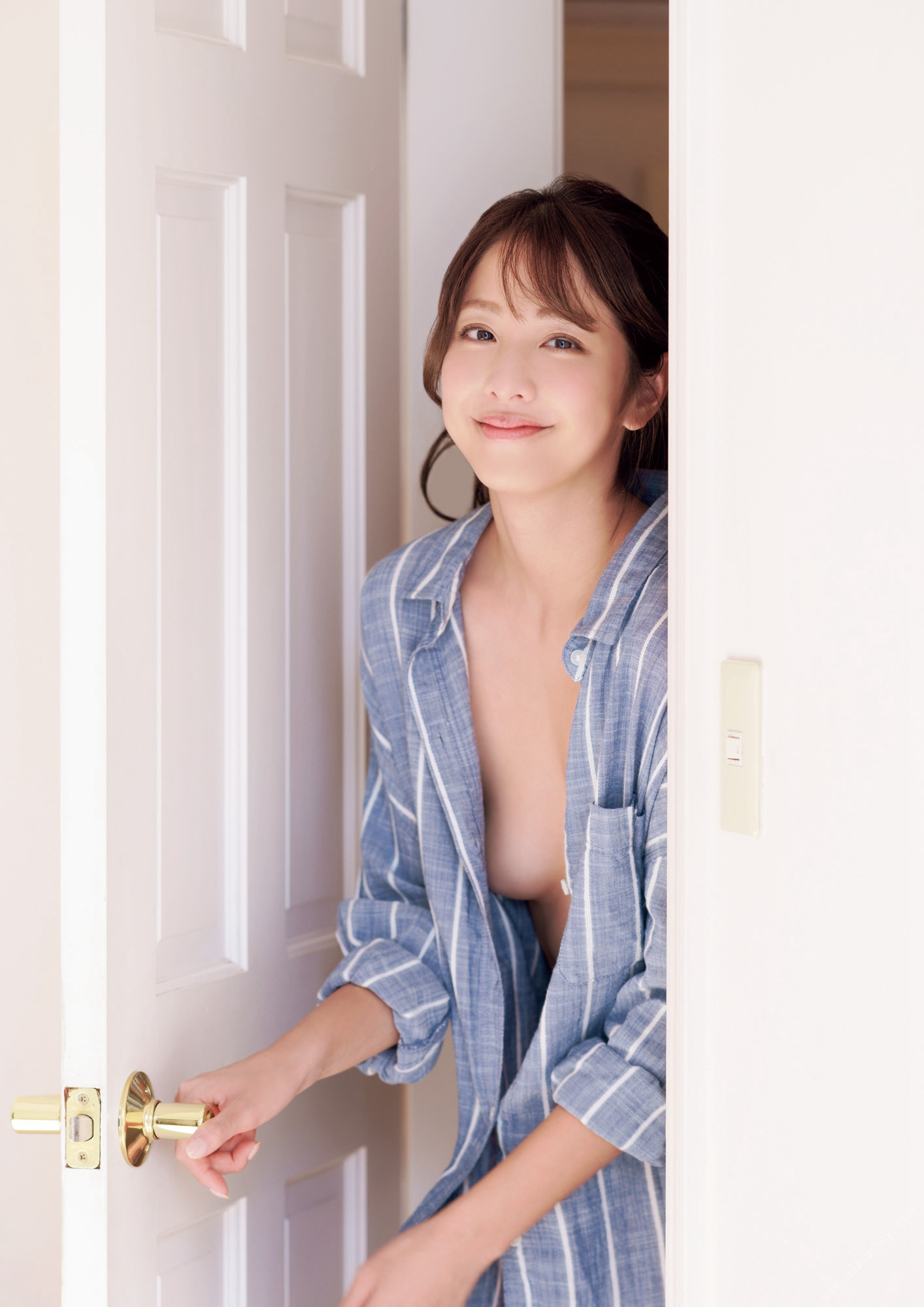 Anna Hongo 本郷杏奈, デジタル写真集 「Touch♡」 Set.01