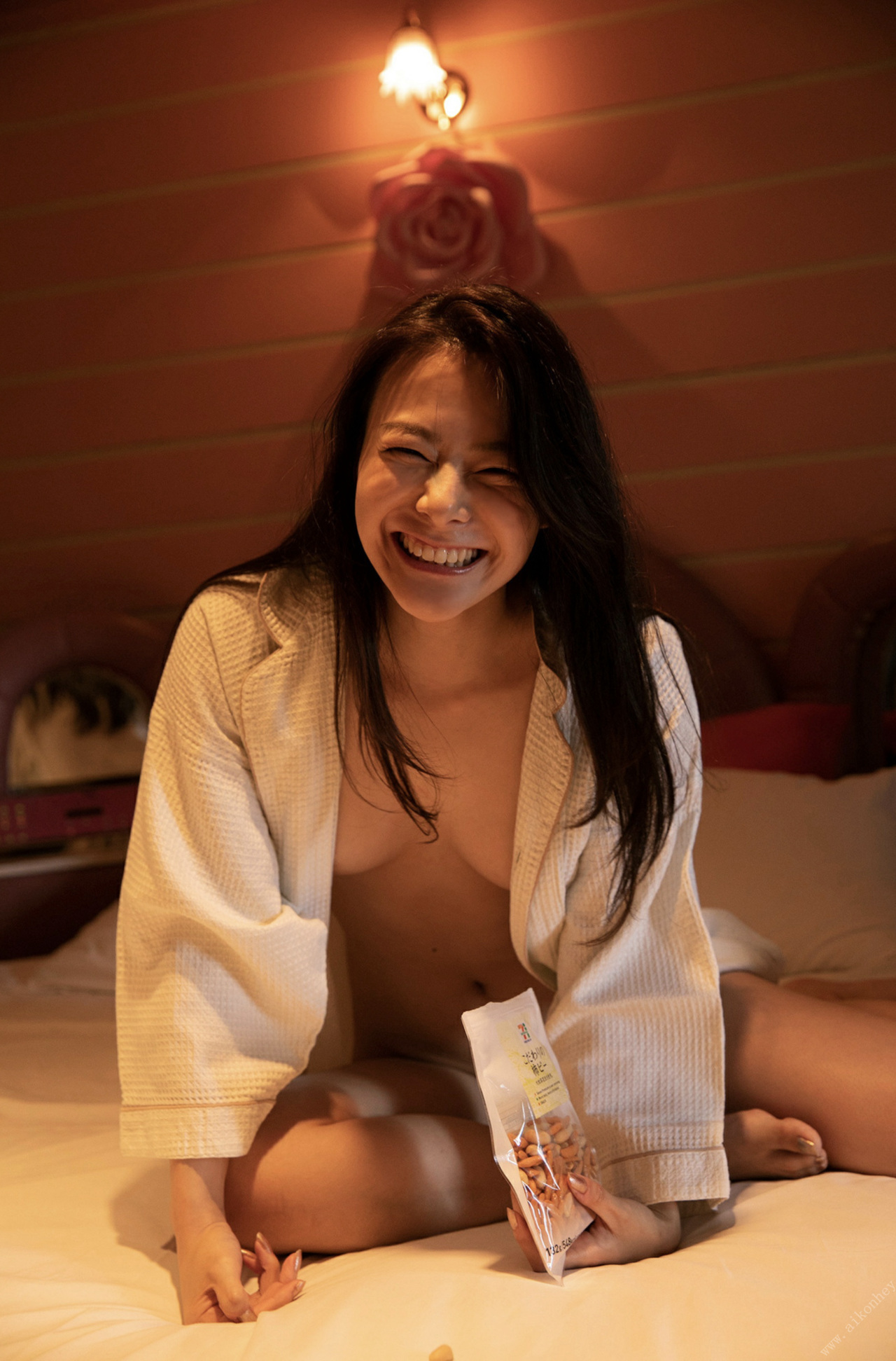 Nene Yoshitaka 吉高宁々, 周刊ポストデジタル写真集 「Love Hotel」 Set.02