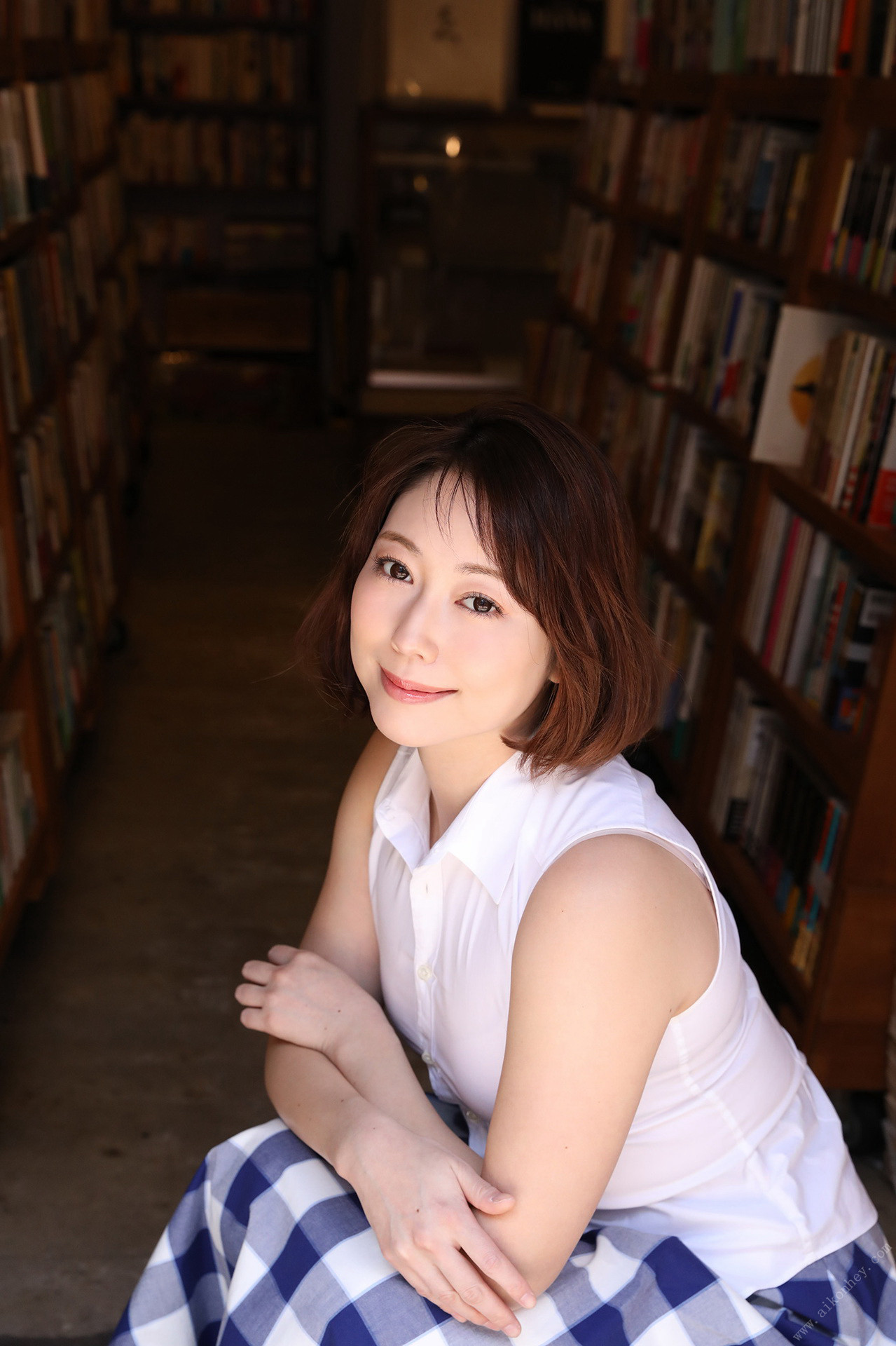 Miku 未来, 周刊ポストデジタル写真集 聡明な淑女の止まらない妄想 Set.01 No.31842a